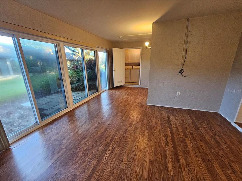 Bonus Room / Laundry Room