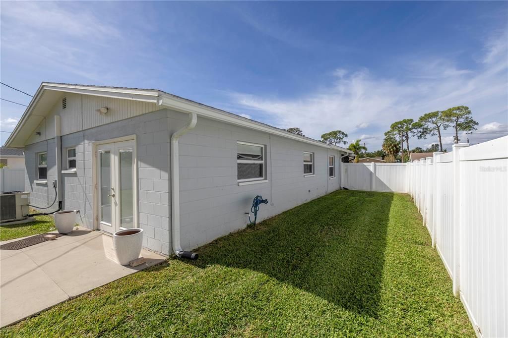 For Sale: $349,000 (3 beds, 2 baths, 1125 Square Feet)