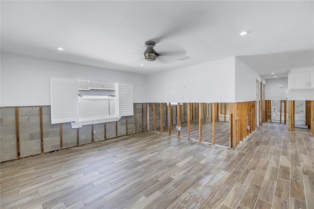 For Sale: $349,000 (3 beds, 2 baths, 1125 Square Feet)