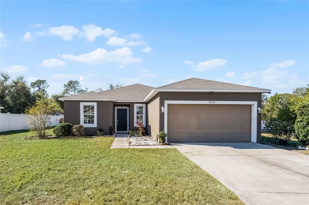 For Sale: $379,900 (4 beds, 2 baths, 1549 Square Feet)