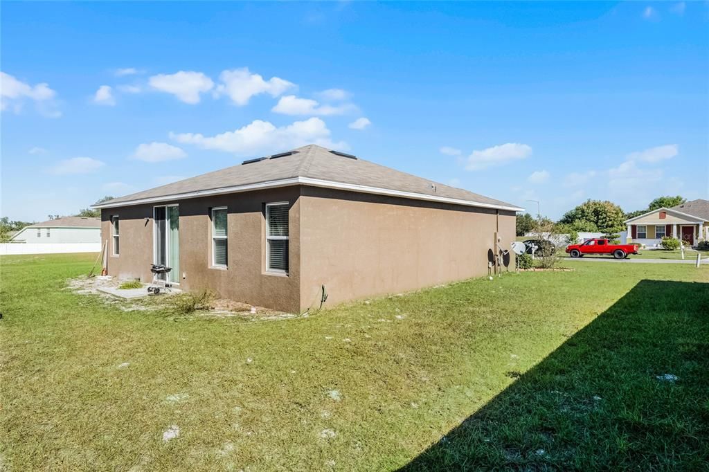 For Sale: $379,900 (4 beds, 2 baths, 1549 Square Feet)