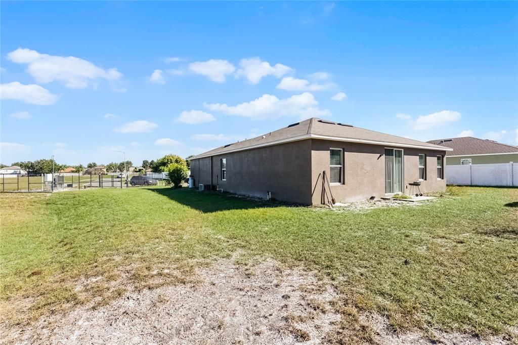 For Sale: $379,900 (4 beds, 2 baths, 1549 Square Feet)