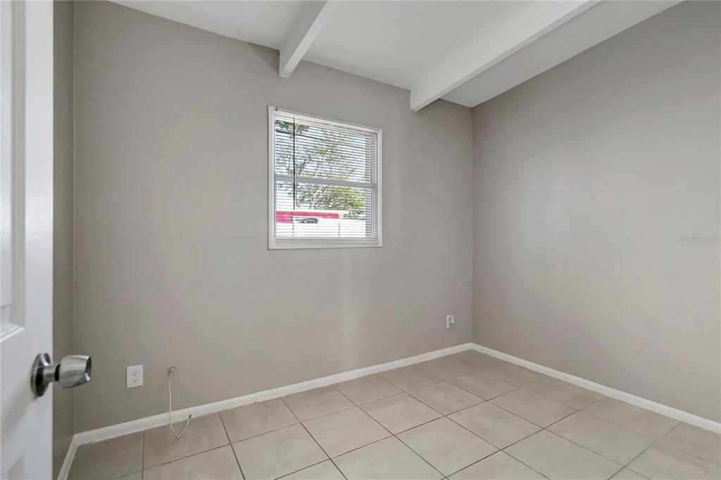 For Sale: $299,900 (3 beds, 1 baths, 1272 Square Feet)