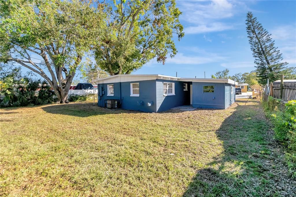 For Sale: $299,900 (3 beds, 1 baths, 1272 Square Feet)