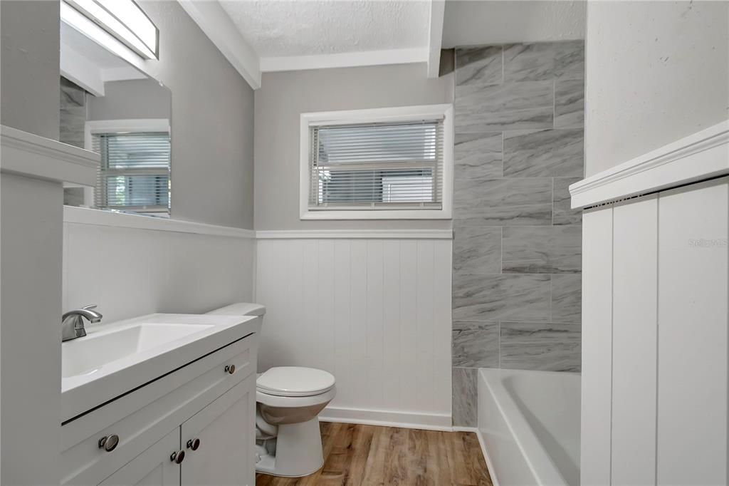 For Sale: $299,900 (3 beds, 1 baths, 1272 Square Feet)