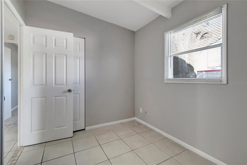 For Sale: $299,900 (3 beds, 1 baths, 1272 Square Feet)