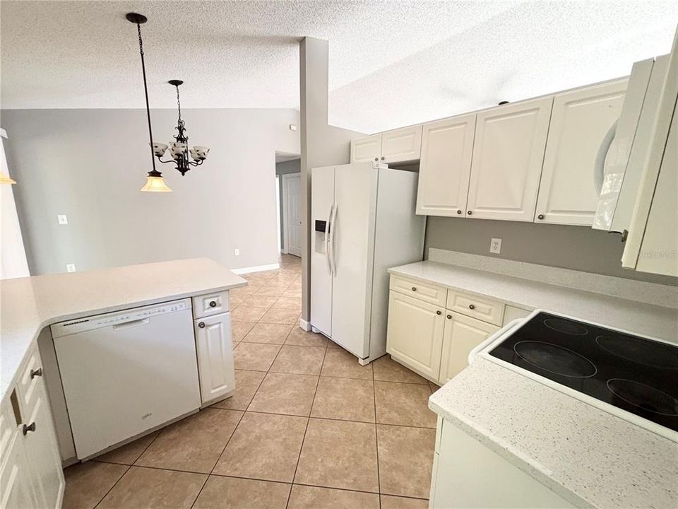 For Rent: $1,800 (3 beds, 2 baths, 1142 Square Feet)