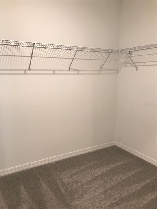 mbed walk-in closet