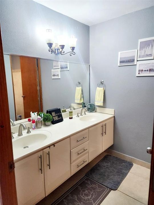 Active With Contract: $419,900 (4 beds, 2 baths, 4000 Square Feet)