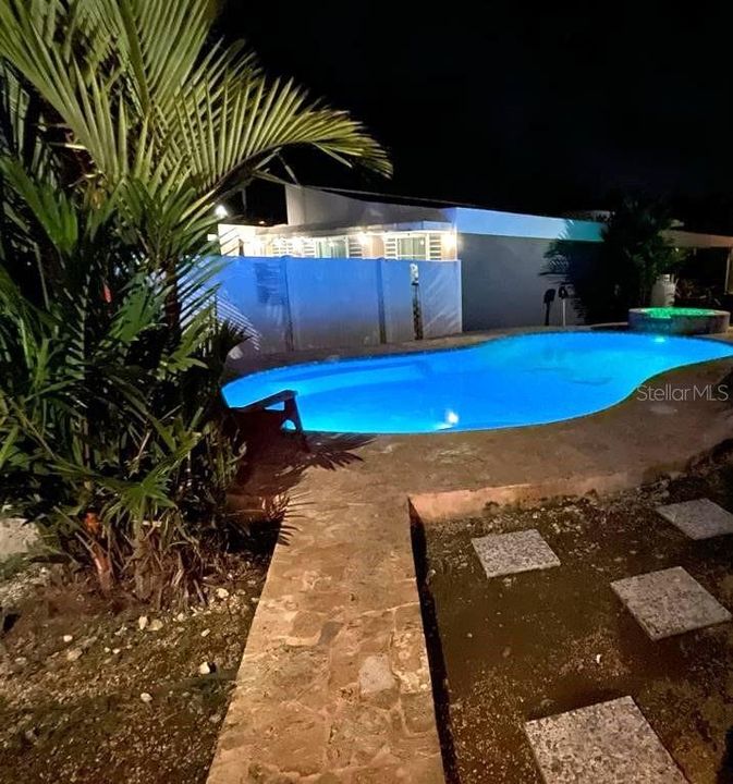 Active With Contract: $419,900 (4 beds, 2 baths, 4000 Square Feet)