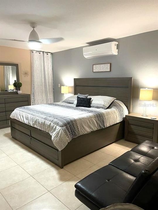 Active With Contract: $419,900 (4 beds, 2 baths, 4000 Square Feet)