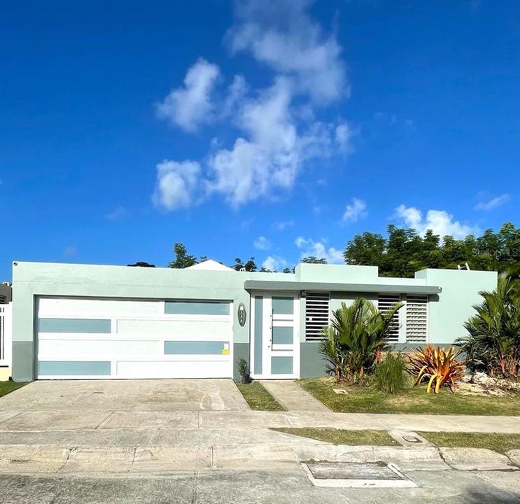 Active With Contract: $419,900 (4 beds, 2 baths, 4000 Square Feet)