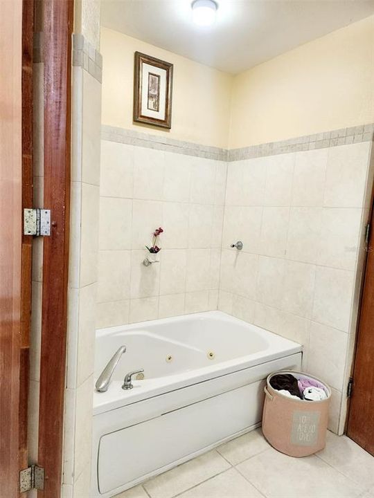 Active With Contract: $419,900 (4 beds, 2 baths, 4000 Square Feet)