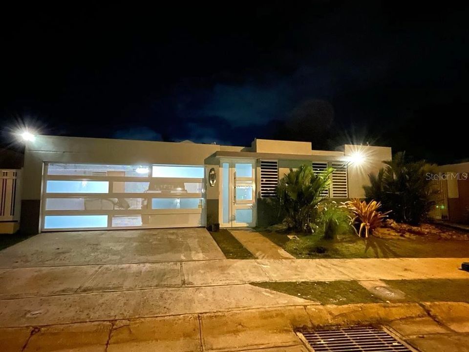 Active With Contract: $419,900 (4 beds, 2 baths, 4000 Square Feet)