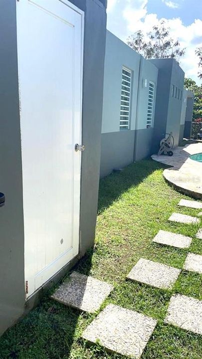 Active With Contract: $419,900 (4 beds, 2 baths, 4000 Square Feet)