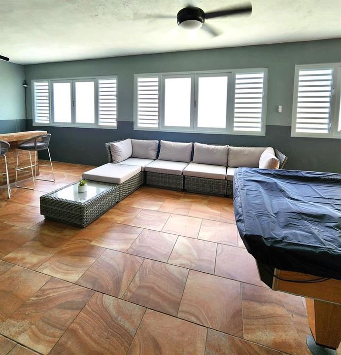 Active With Contract: $419,900 (4 beds, 2 baths, 4000 Square Feet)