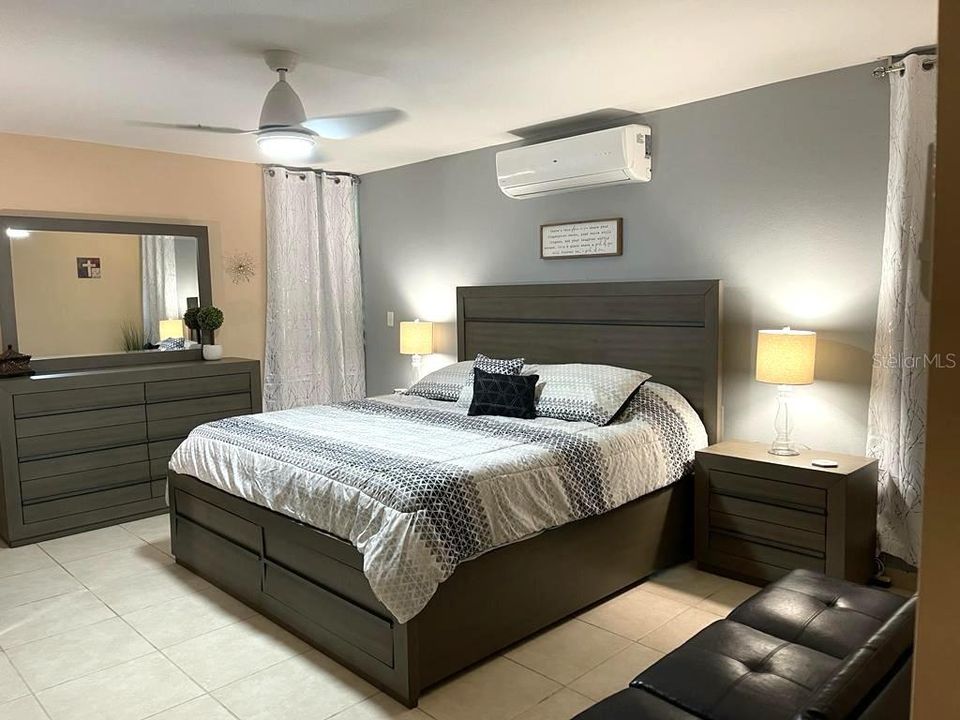 Active With Contract: $419,900 (4 beds, 2 baths, 4000 Square Feet)