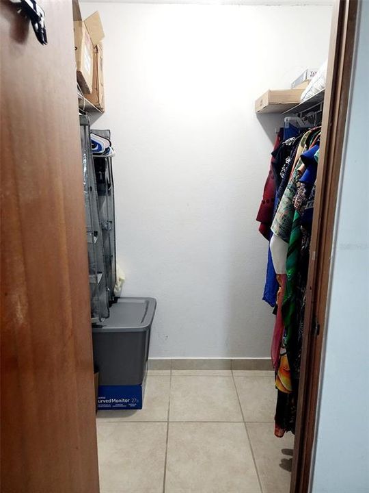 Active With Contract: $419,900 (4 beds, 2 baths, 4000 Square Feet)