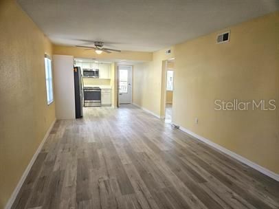 For Rent: $2,400 (2 beds, 1 baths, 900 Square Feet)