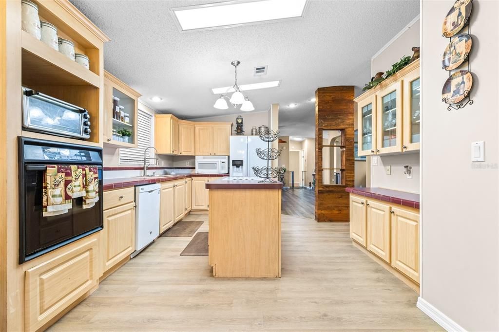 Well-appointed gourmet kitchen