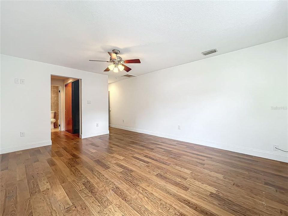 Active With Contract: $275,000 (3 beds, 2 baths, 1416 Square Feet)