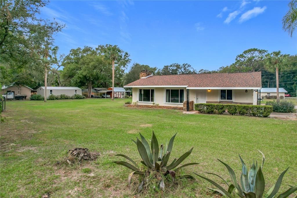 Active With Contract: $275,000 (3 beds, 2 baths, 1416 Square Feet)