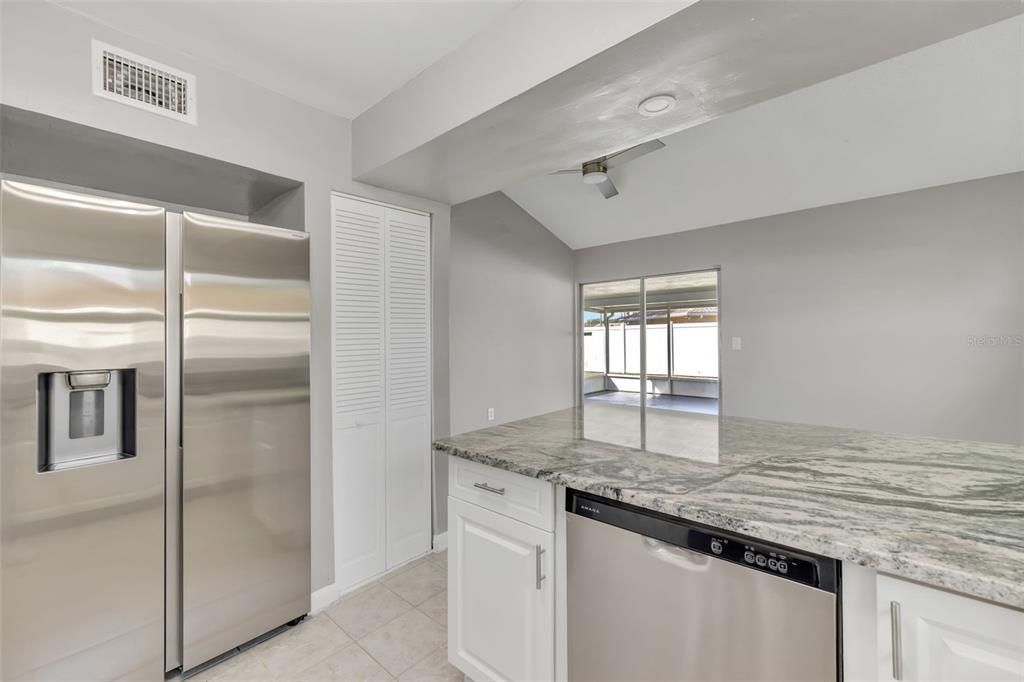 For Sale: $365,000 (4 beds, 2 baths, 1261 Square Feet)