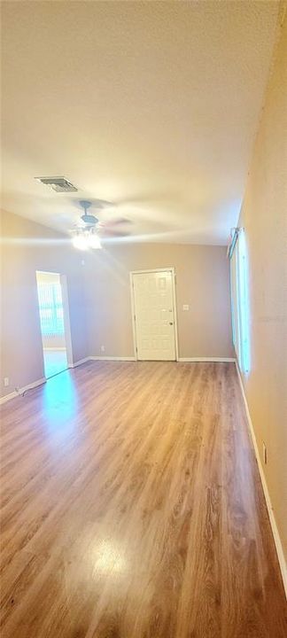 For Sale: $285,000 (3 beds, 2 baths, 1204 Square Feet)