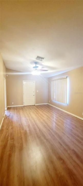 For Sale: $285,000 (3 beds, 2 baths, 1204 Square Feet)