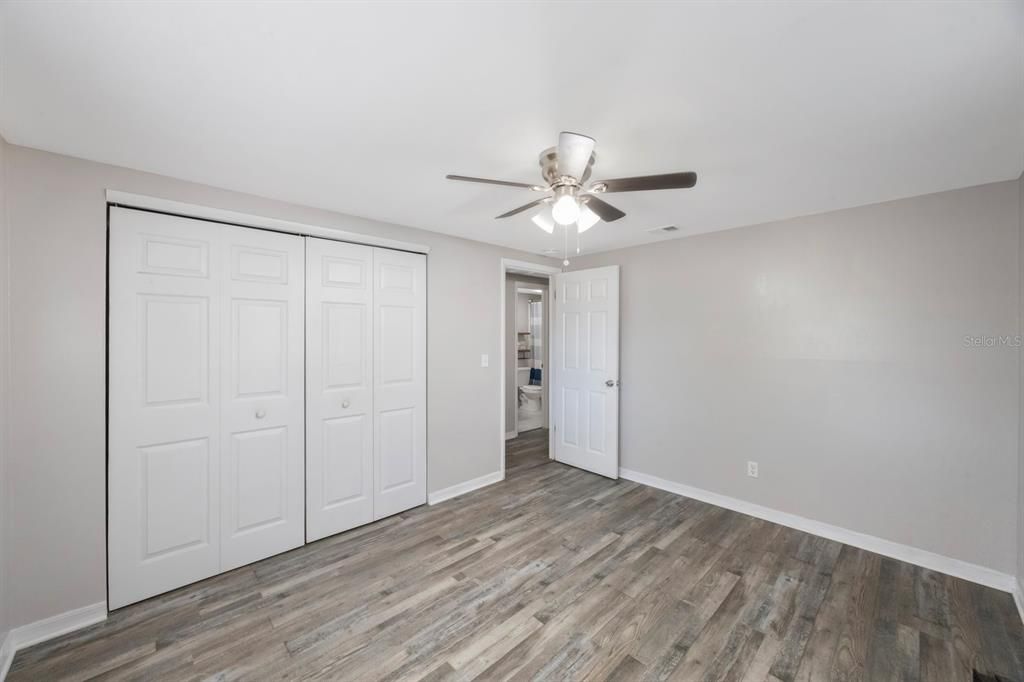 For Sale: $369,900 (3 beds, 1 baths, 938 Square Feet)