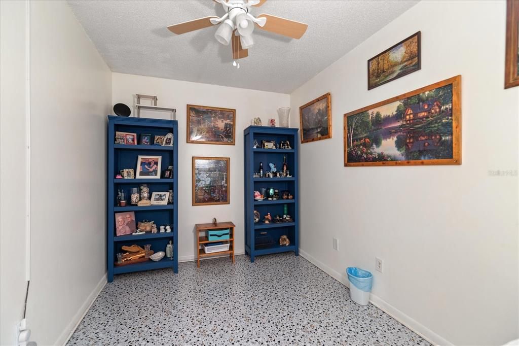 For Sale: $215,000 (3 beds, 2 baths, 1405 Square Feet)