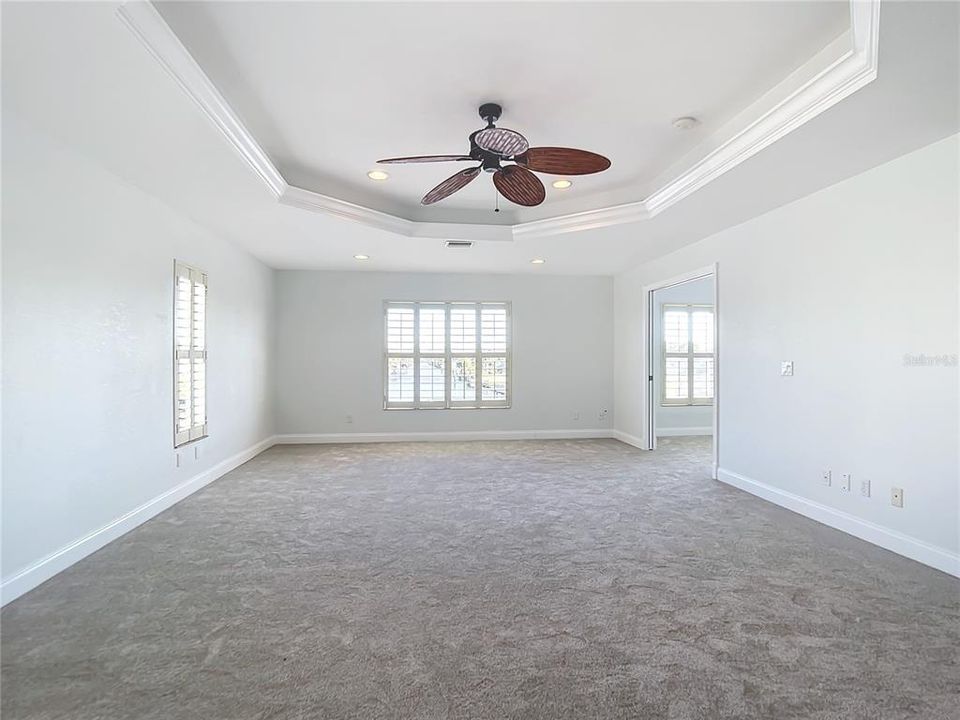For Sale: $950,000 (5 beds, 3 baths, 3450 Square Feet)