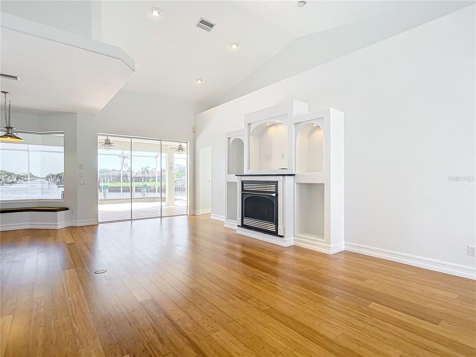 For Sale: $950,000 (5 beds, 3 baths, 3450 Square Feet)