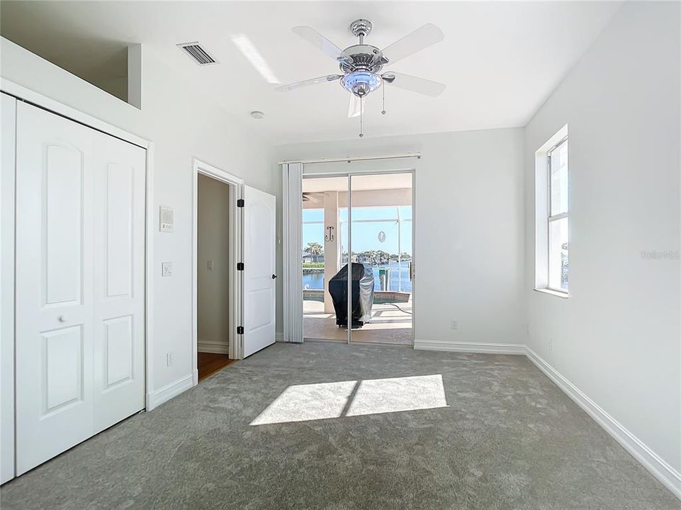 For Sale: $950,000 (5 beds, 3 baths, 3450 Square Feet)