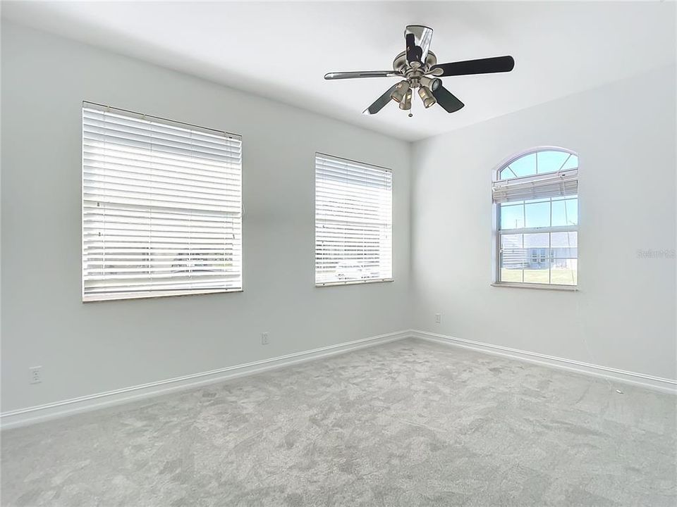 For Sale: $950,000 (5 beds, 3 baths, 3450 Square Feet)