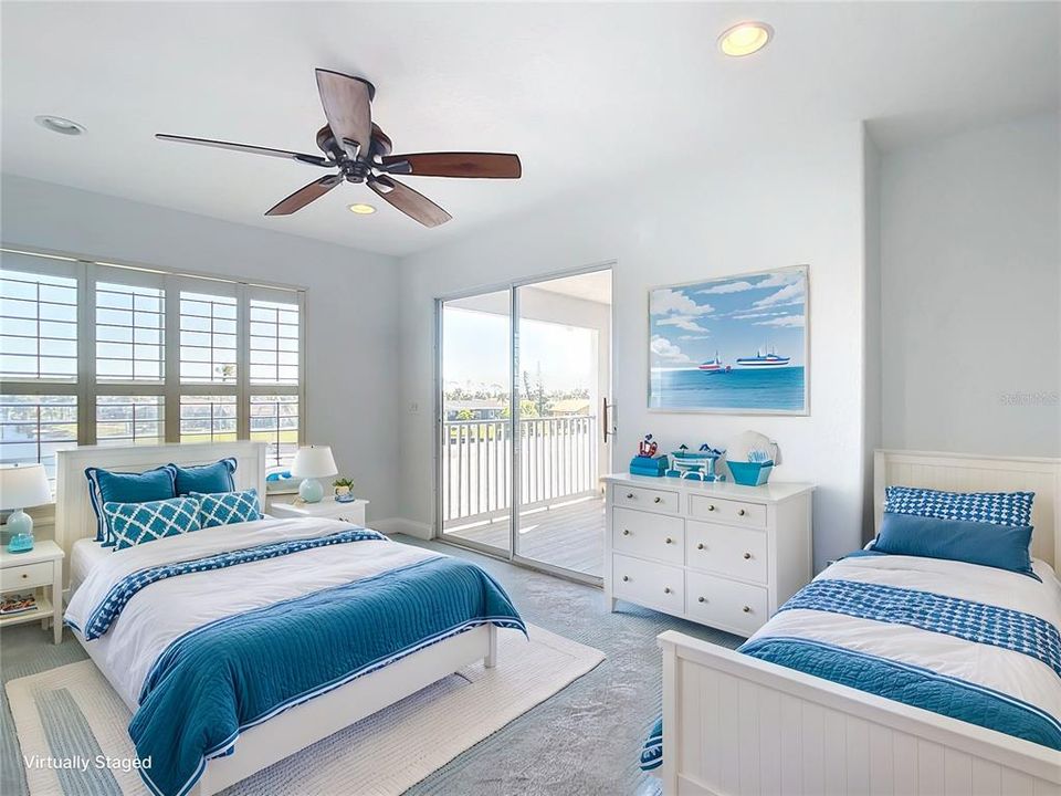 For Sale: $950,000 (5 beds, 3 baths, 3450 Square Feet)