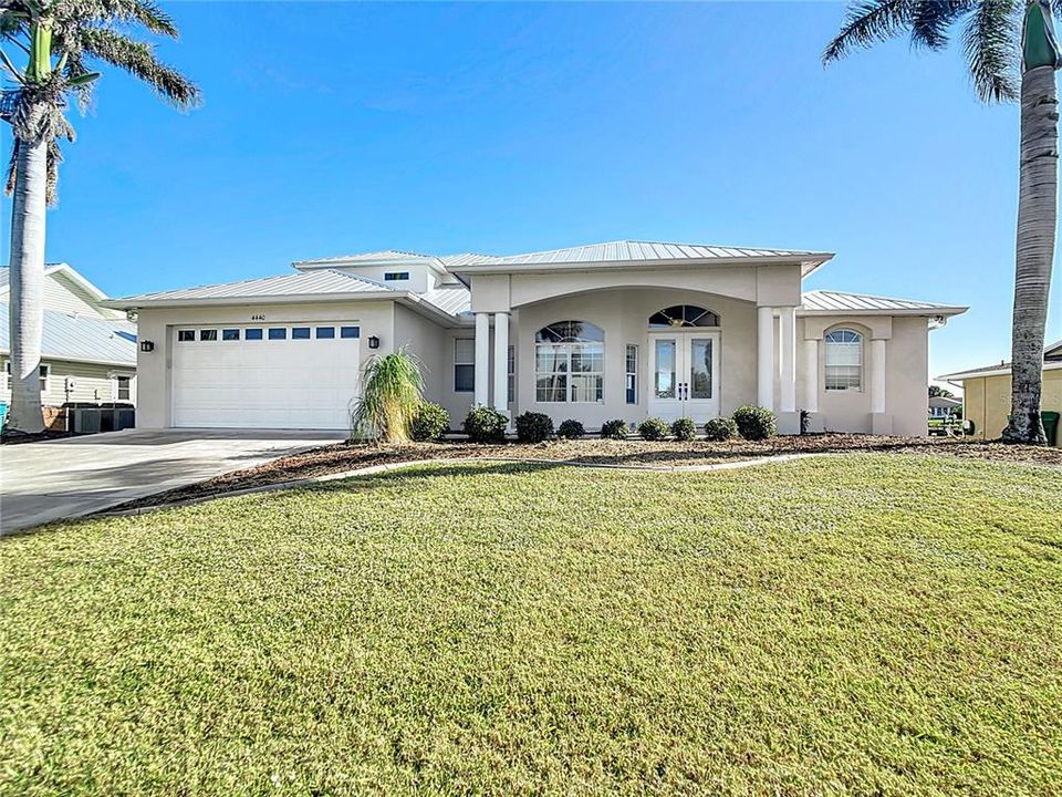 For Sale: $950,000 (5 beds, 3 baths, 3450 Square Feet)