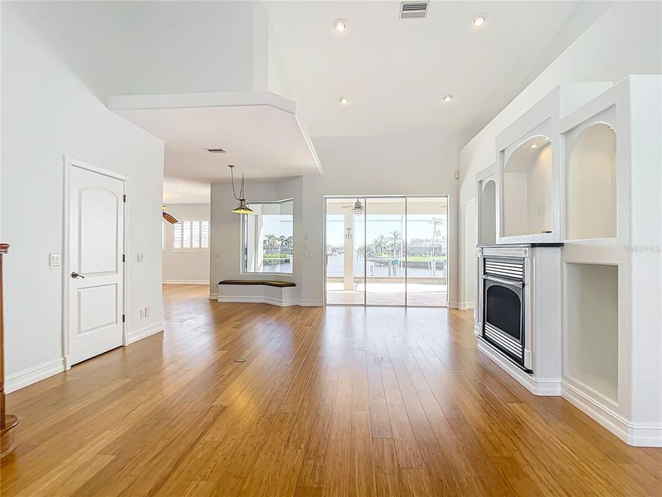 For Sale: $950,000 (5 beds, 3 baths, 3450 Square Feet)