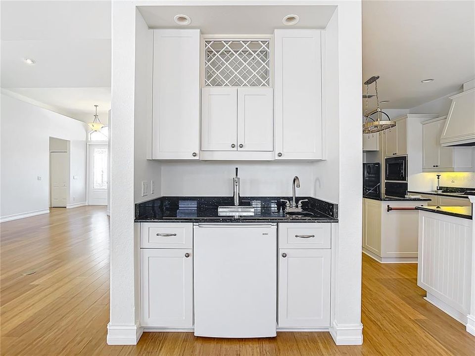 For Sale: $950,000 (5 beds, 3 baths, 3450 Square Feet)