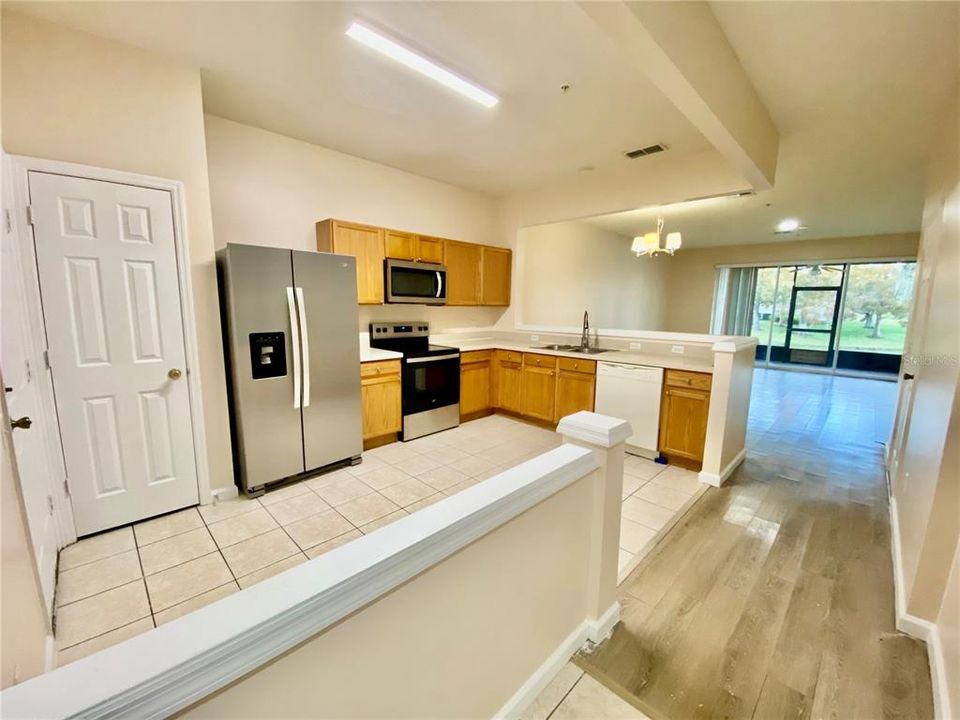 Active With Contract: $2,200 (3 beds, 2 baths, 1682 Square Feet)