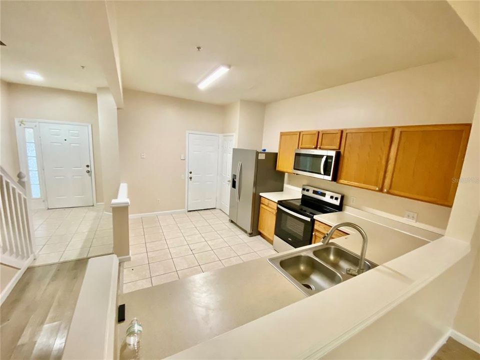 Active With Contract: $2,200 (3 beds, 2 baths, 1682 Square Feet)