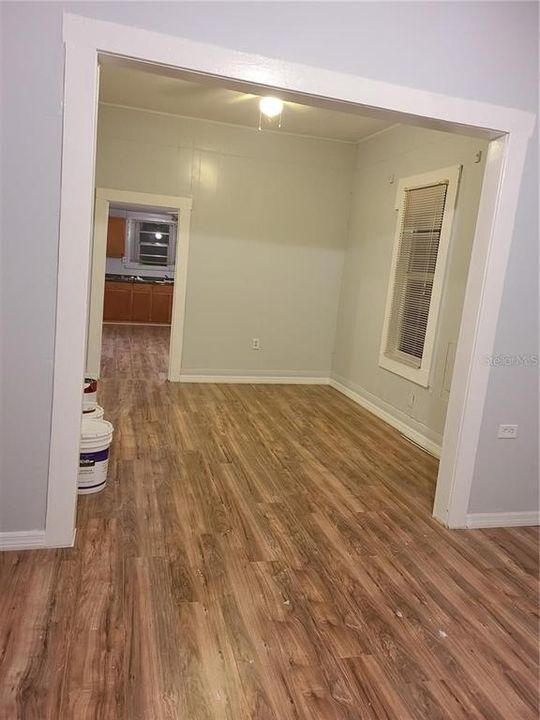 For Rent: $2,000 (3 beds, 1 baths, 966 Square Feet)