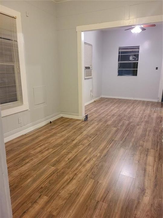 For Rent: $2,000 (3 beds, 1 baths, 966 Square Feet)