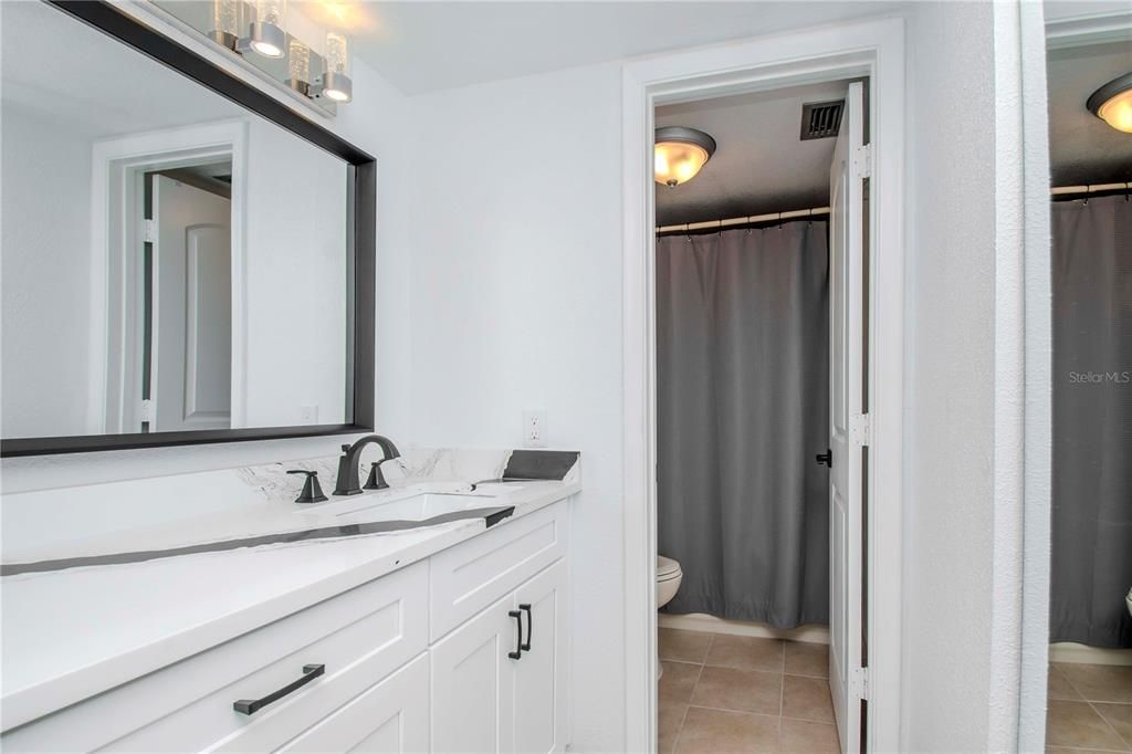 For Sale: $399,900 (1 beds, 1 baths, 780 Square Feet)