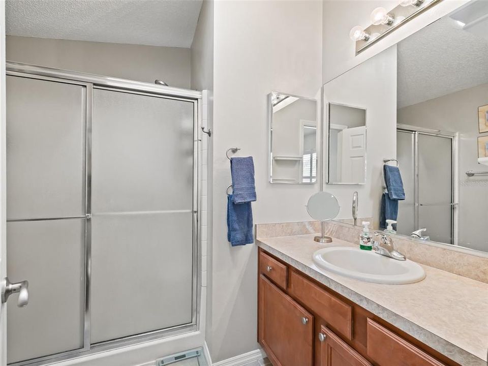 For Sale: $299,000 (2 beds, 2 baths, 1156 Square Feet)