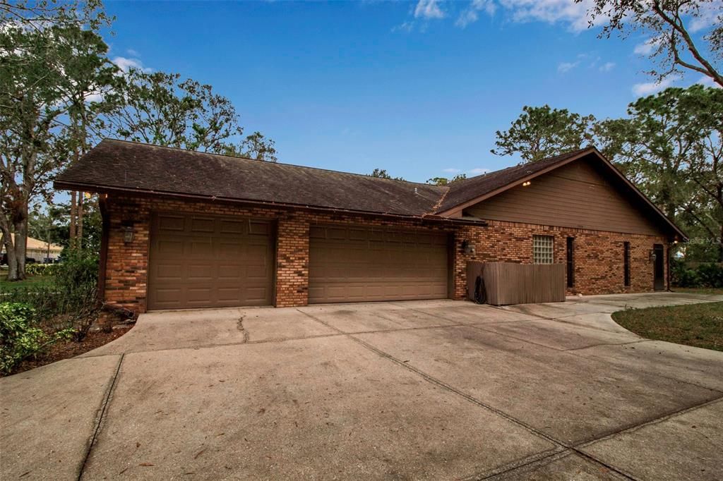 Oversized 3 car garage