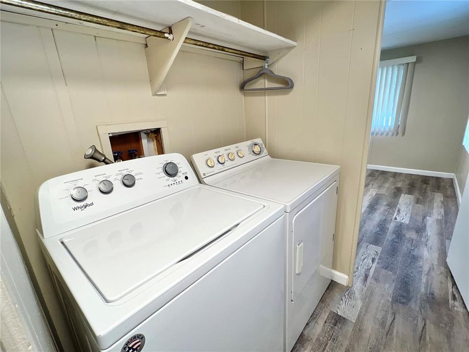 For Sale: $109,000 (2 beds, 1 baths, 672 Square Feet)