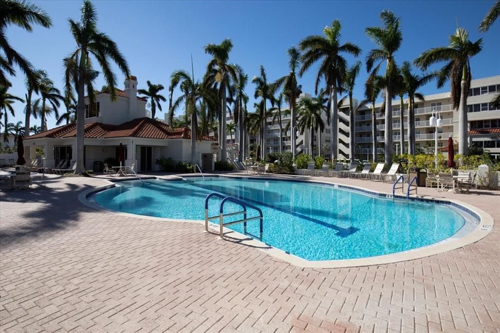 Club Bahia clubhouse & pool