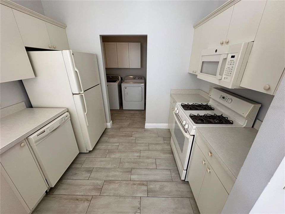 В аренду: $1,950 (2 спален, 2 ванн, 1188 Квадратных фут)