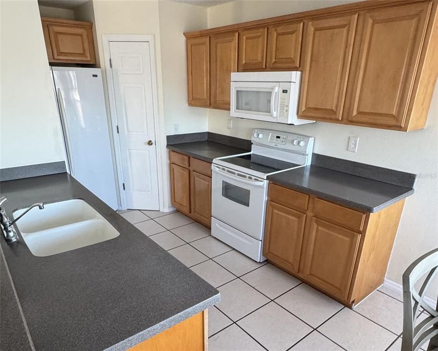 For Sale: $405,000 (4 beds, 2 baths, 1570 Square Feet)